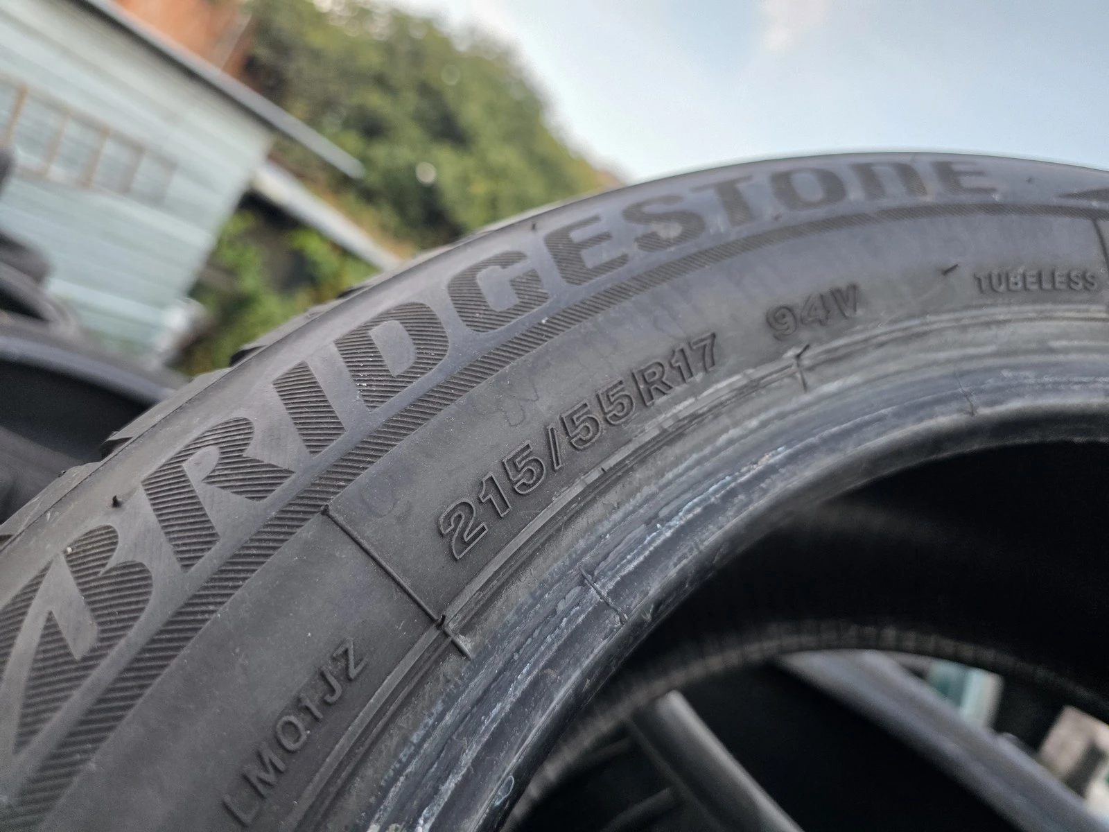 Гуми Зимни 215/55R17, снимка 2 - Гуми и джанти - 56663213