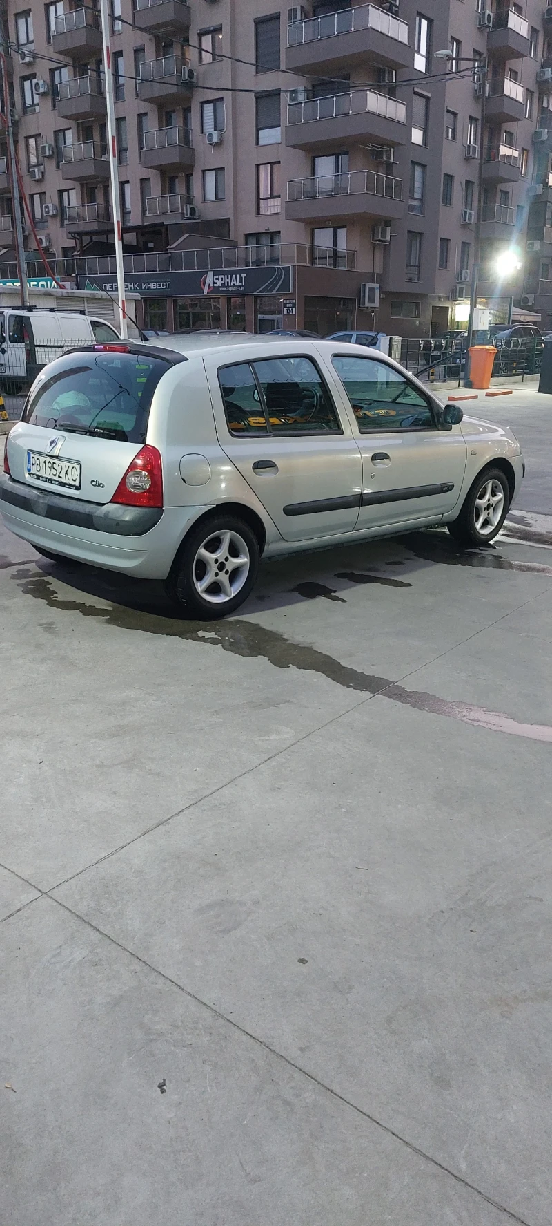 Renault Clio 1.5dci, снимка 4 - Автомобили и джипове - 26814969