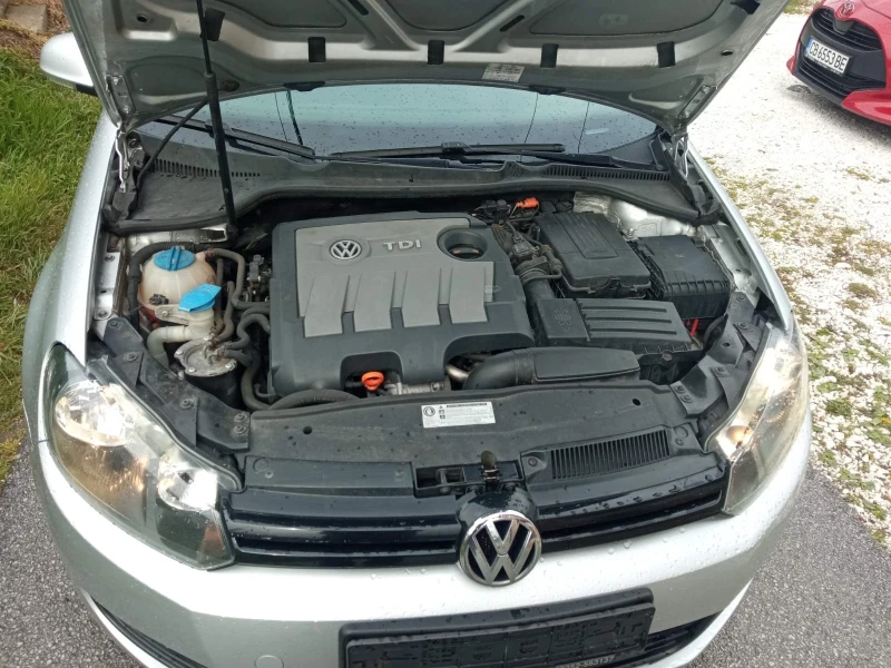 VW Golf 1.6, снимка 4 - Автомобили и джипове - 48708023