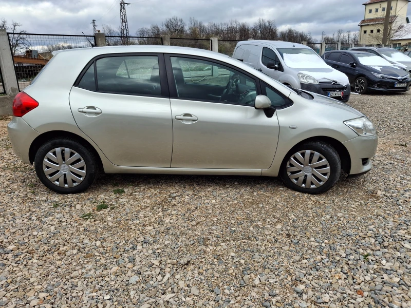 Toyota Auris 1.4D4D, снимка 4 - Автомобили и джипове - 49548475