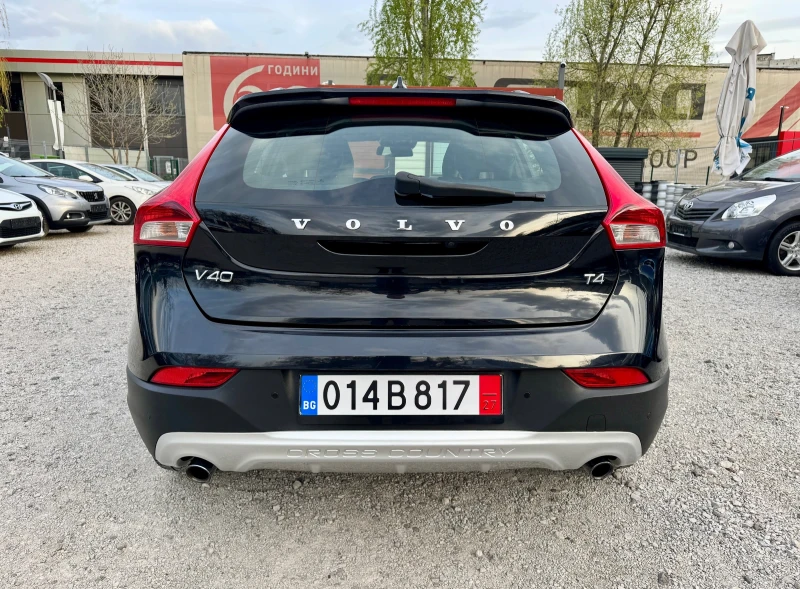 Volvo V40 Cross Country T4 FULL   ТОП СЪСТОЯНИЕ  , снимка 4 - Автомобили и джипове - 49940271