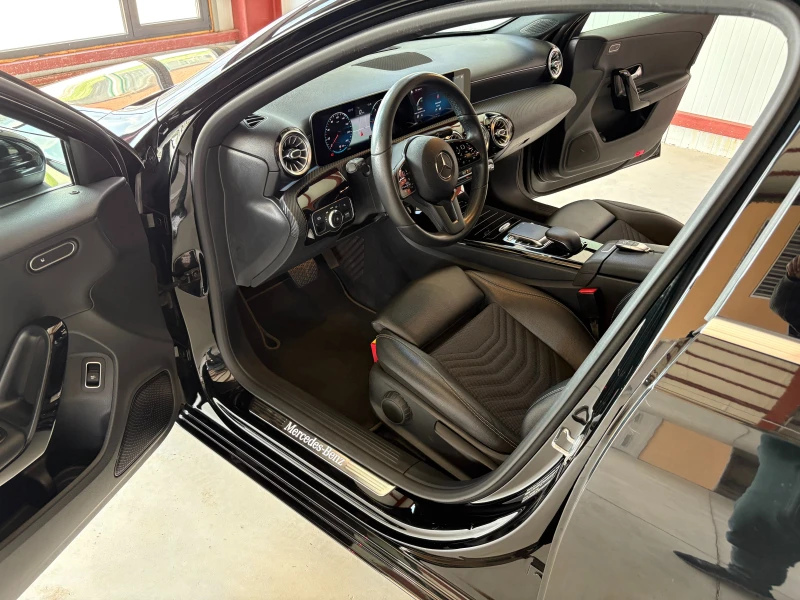 Mercedes-Benz A 180 Launch Edition, снимка 6 - Автомобили и джипове - 50124512