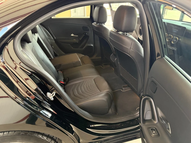 Mercedes-Benz A 180 Launch Edition, снимка 9 - Автомобили и джипове - 50124512