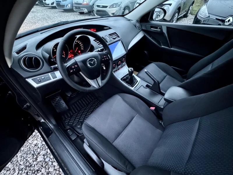 Mazda 3 1.6 105к.с. Италия Навигация, снимка 10 - Автомобили и джипове - 52596019