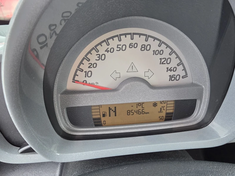 Smart Fortwo 1.0i. 70k.c, снимка 17 - Автомобили и джипове - 53207506