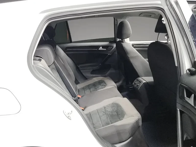 VW Golf 2.0 Tdi, снимка 12 - Автомобили и джипове - 55830348