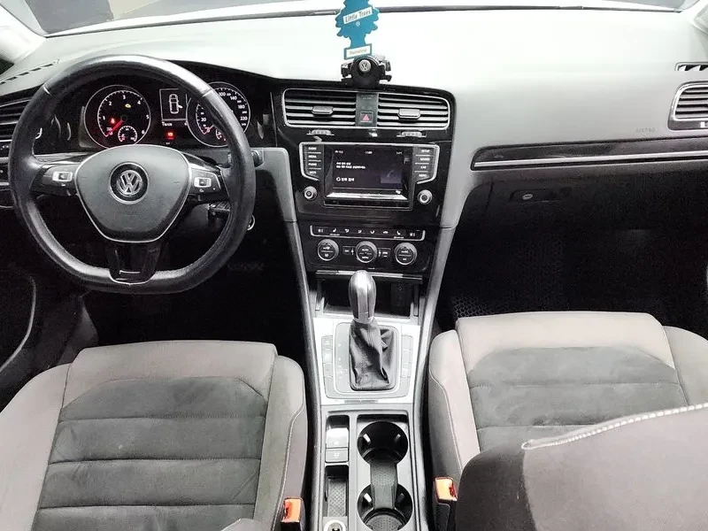 VW Golf 2.0 Tdi, снимка 7 - Автомобили и джипове - 55830348