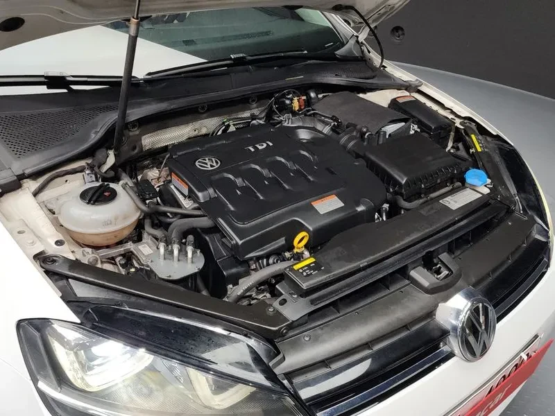 VW Golf 2.0 Tdi, снимка 6 - Автомобили и джипове - 55830348