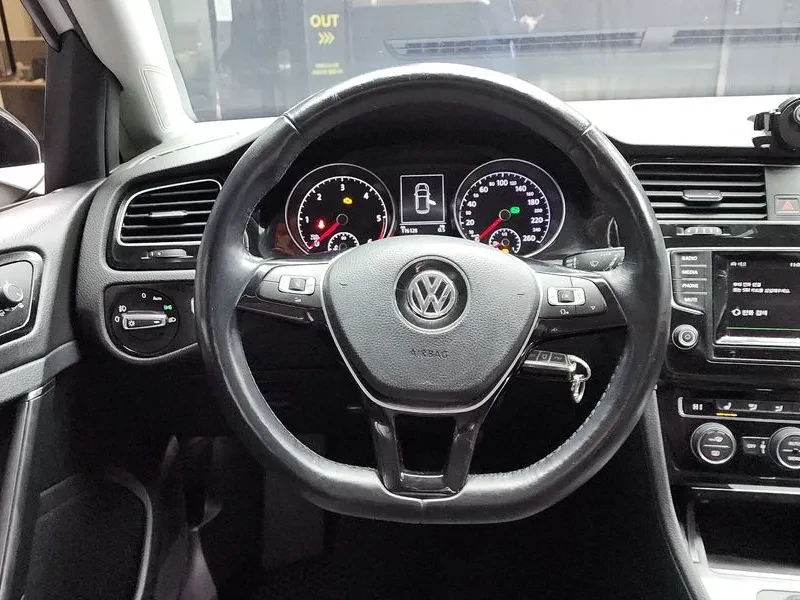 VW Golf 2.0 Tdi, снимка 13 - Автомобили и джипове - 55830348
