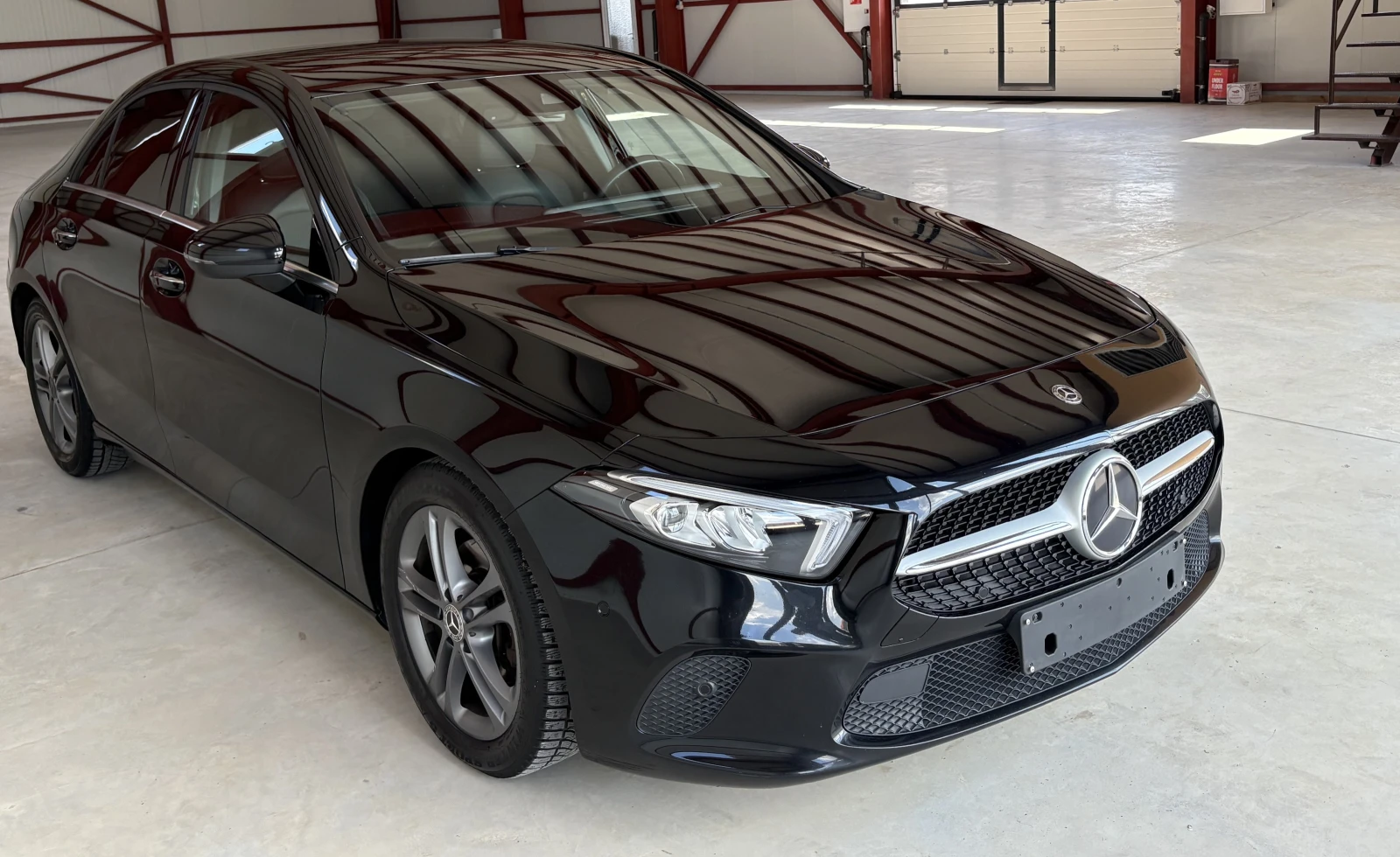 Mercedes-Benz A 180 Launch Edition, снимка 1