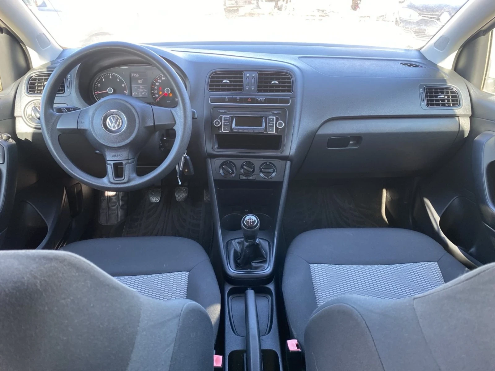 VW Polo 1, 200i , EURO 5B - изображение 8