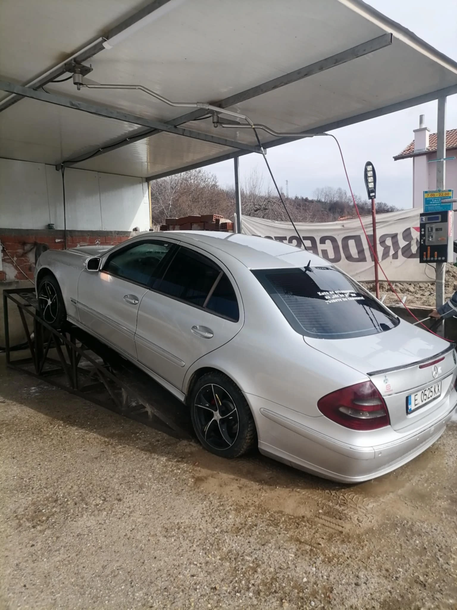 Mercedes-Benz E 220  - изображение 3