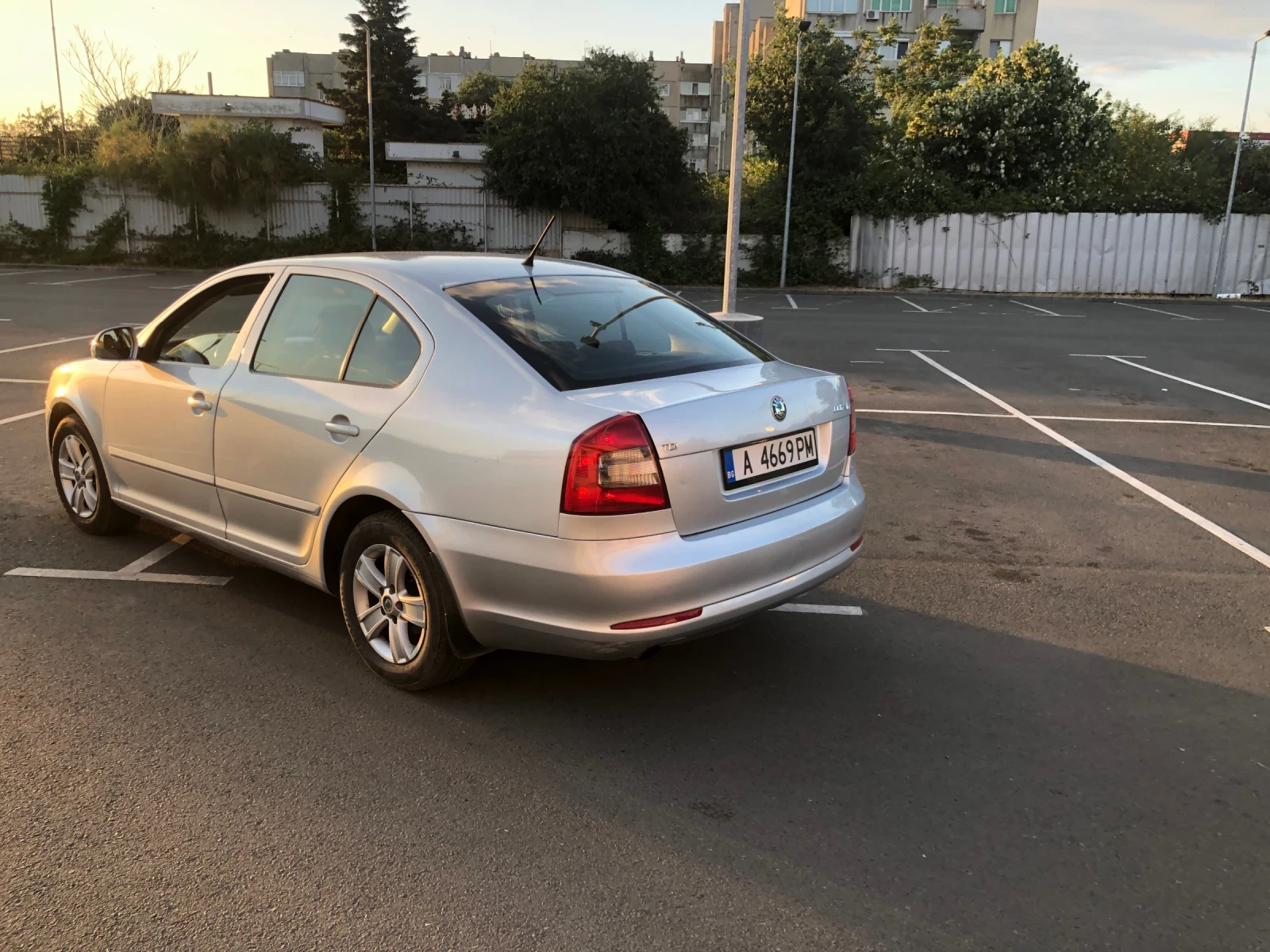 Skoda Octavia 1, 6 105 к с - изображение 5