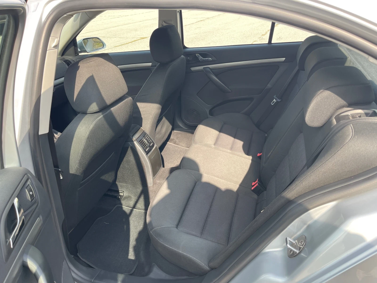 Skoda Octavia 1.6 FSI | Mobile.bg — изображение 12