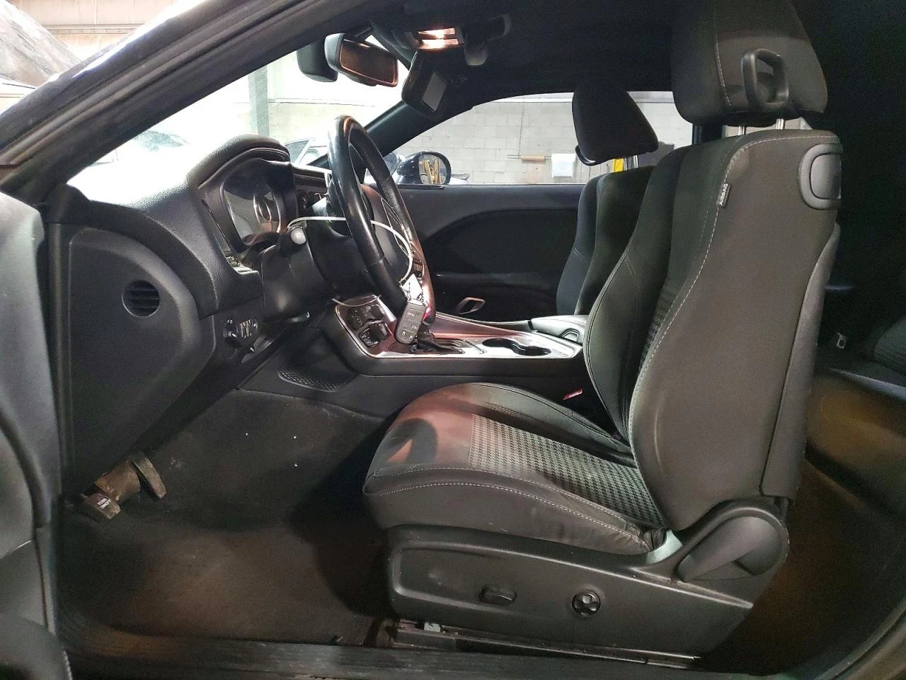 Dodge Challenger 3.6 V6| FACELIFT| ПОДГРЕВ| KEYLESS| ОЧАКВАН ВНОС - изображение 6