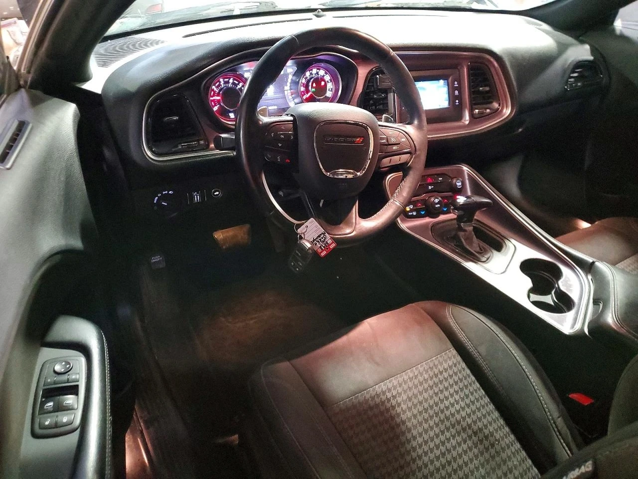 Dodge Challenger 3.6 V6| FACELIFT| ПОДГРЕВ| KEYLESS| ОЧАКВАН ВНОС - изображение 7