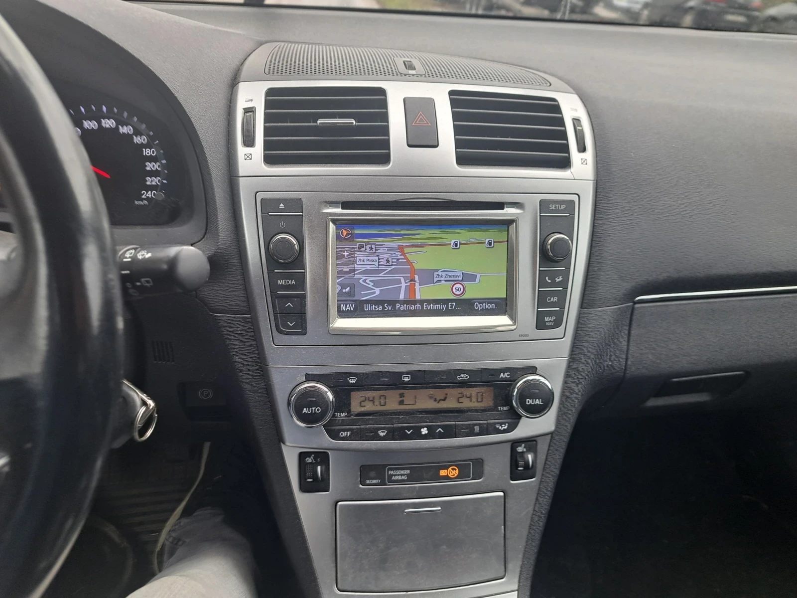 Toyota Avensis 2.2D4d 150kc FaceLift, Navi | Mobile.bg � ����������� 17