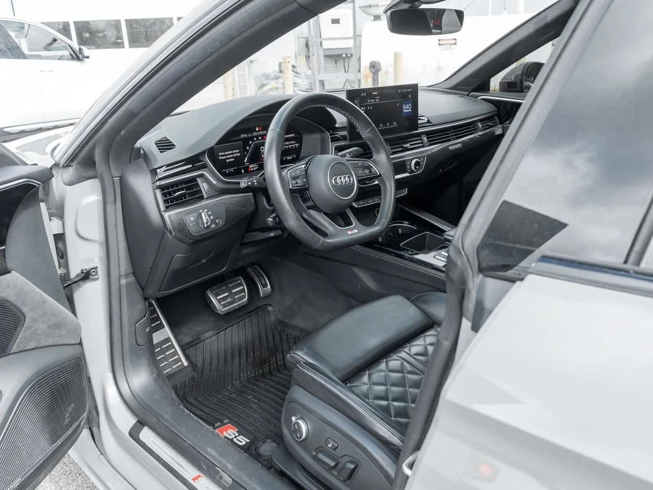 Audi S5 quattro Technik  CARFAX, снимка 6 - Автомобили и джипове - 54678919