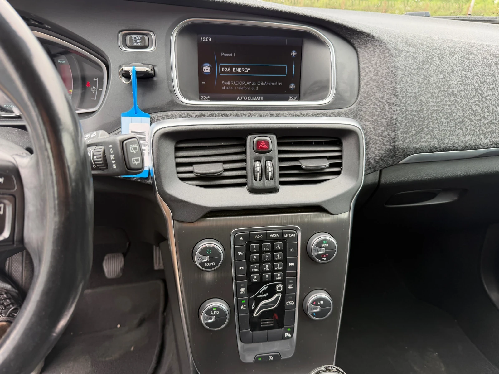 Volvo V40 1.6 E-HDI-NAVI , снимка 11 - Автомобили и джипове - 54697388