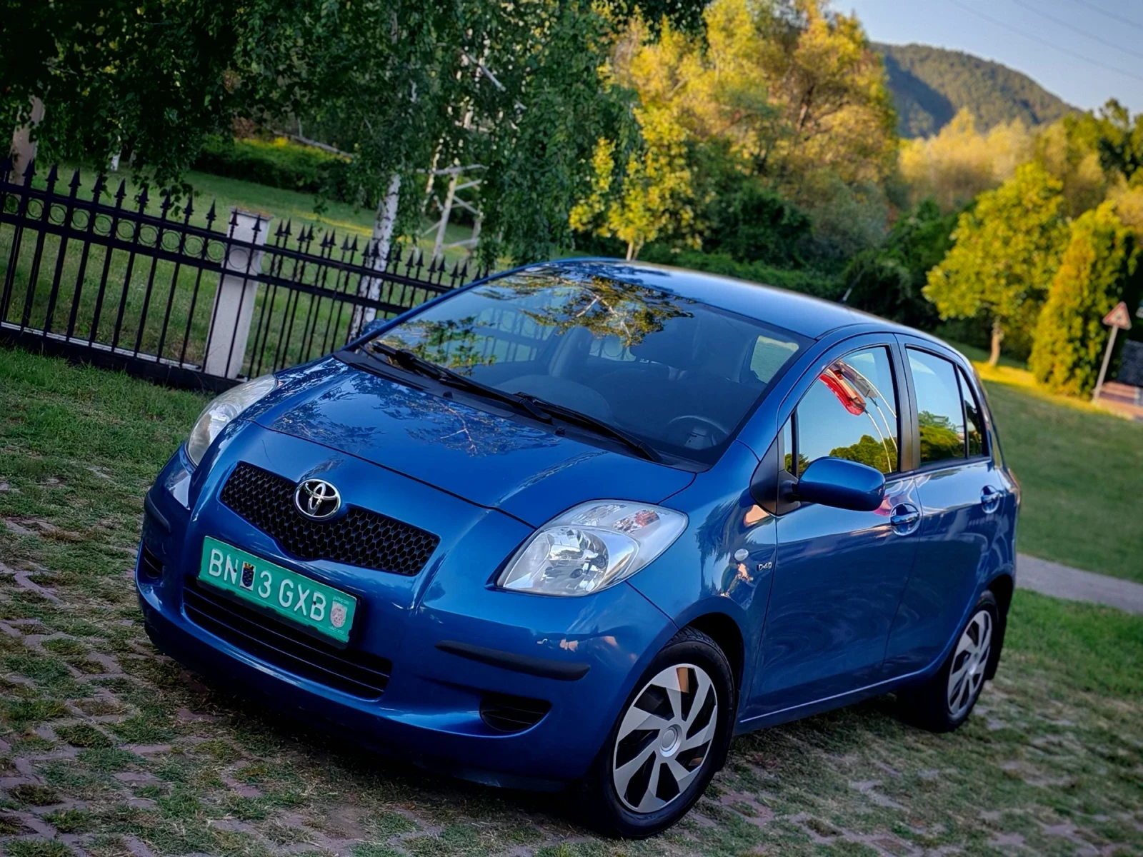 Toyota Yaris 1.4D4D(90)* FACELIFT* КЛИМАТИК* НОВ ВНОС* , снимка 2 - Автомобили и джипове - 54973892