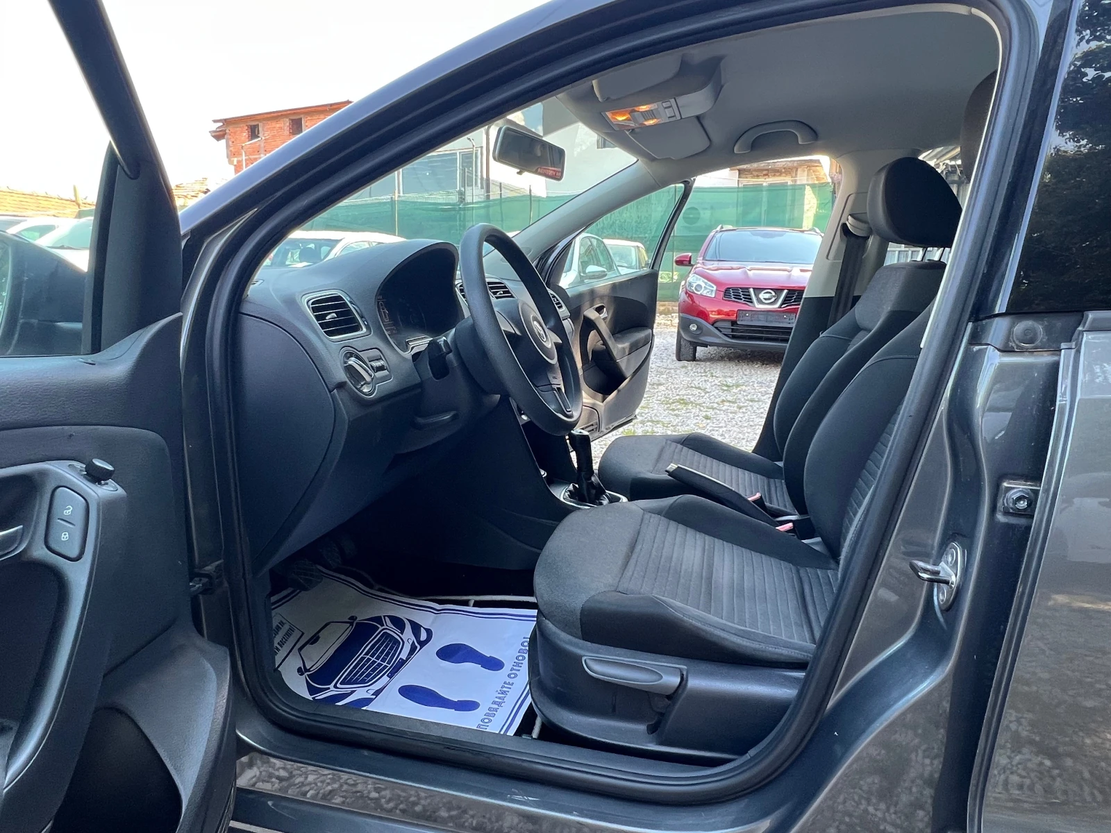 VW Polo 1, 6Фабричнан газова уредба , снимка 11 - Автомобили и джипове - 55577458