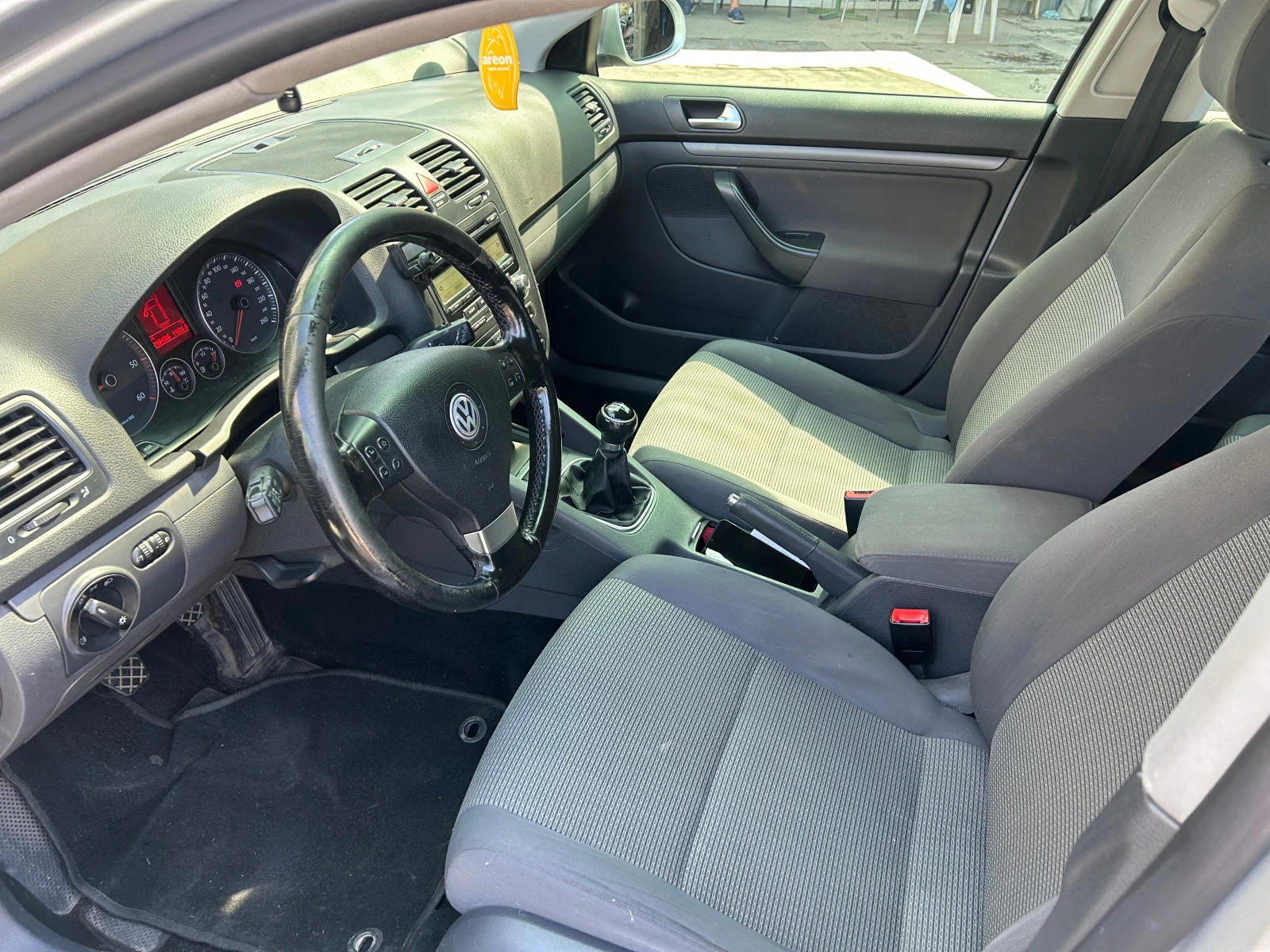 VW Golf 1.9 TDI 105 Вс Платено, снимка 9 - Автомобили и джипове - 55633539