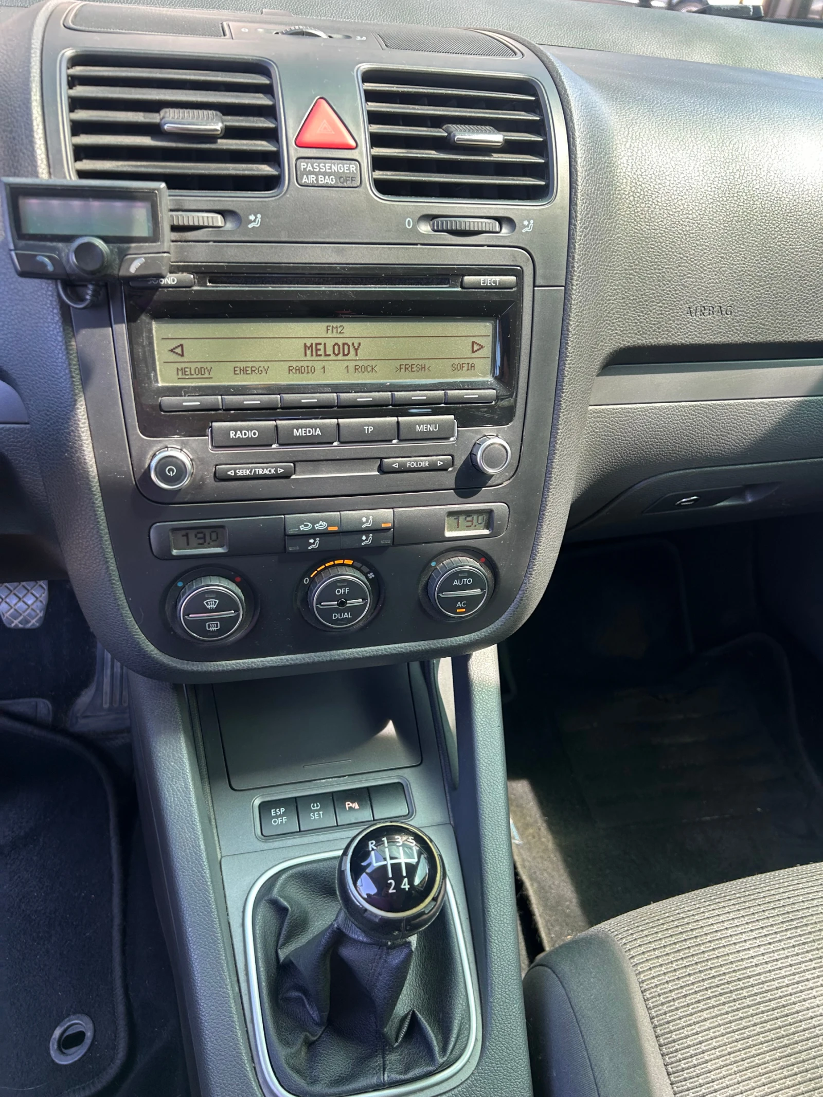 VW Golf 1.9 TDI 105 Вс Платено, снимка 13 - Автомобили и джипове - 55633539