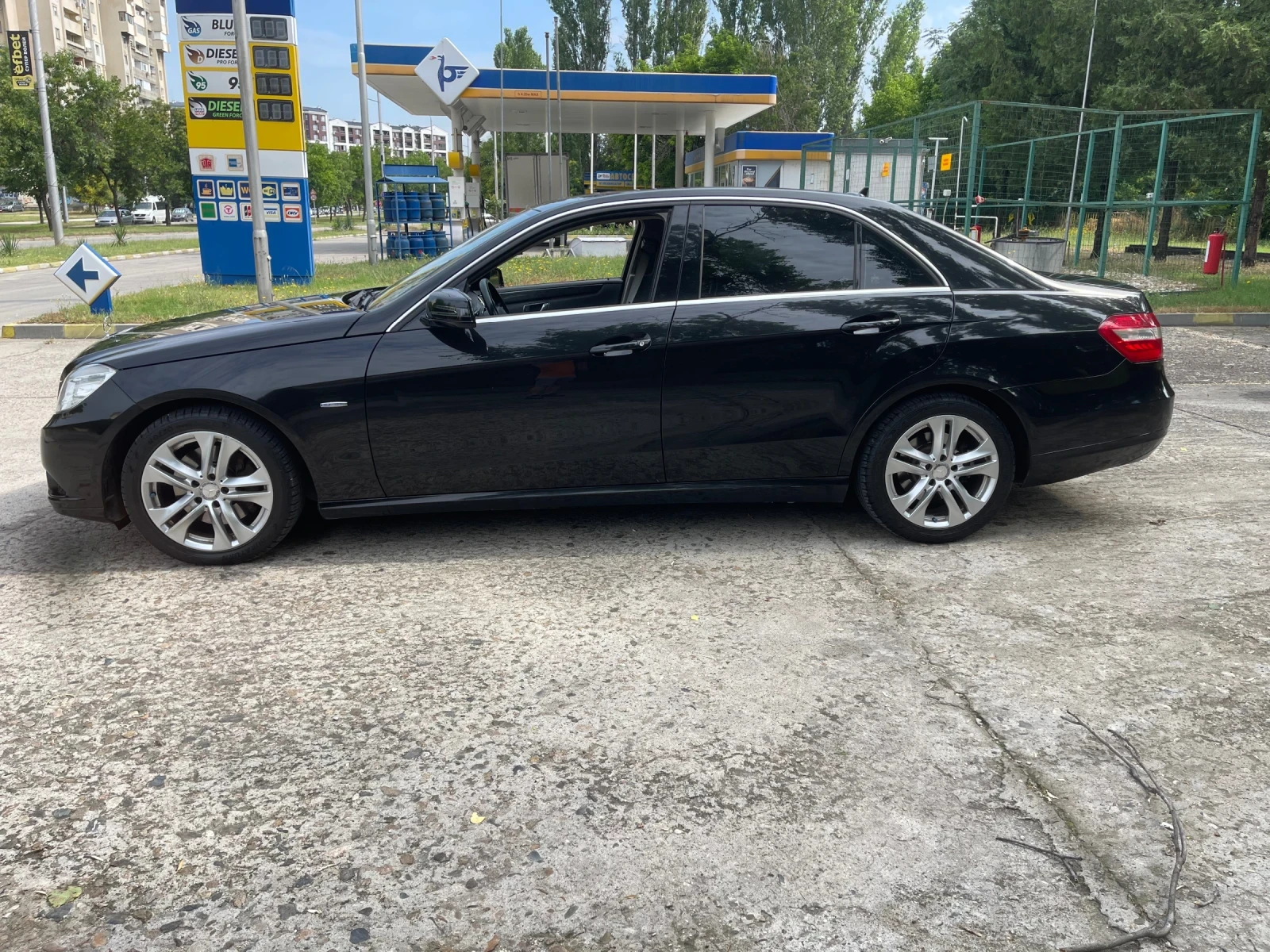 Mercedes-Benz E 350, снимка 4 - Автомобили и джипове - 55668138