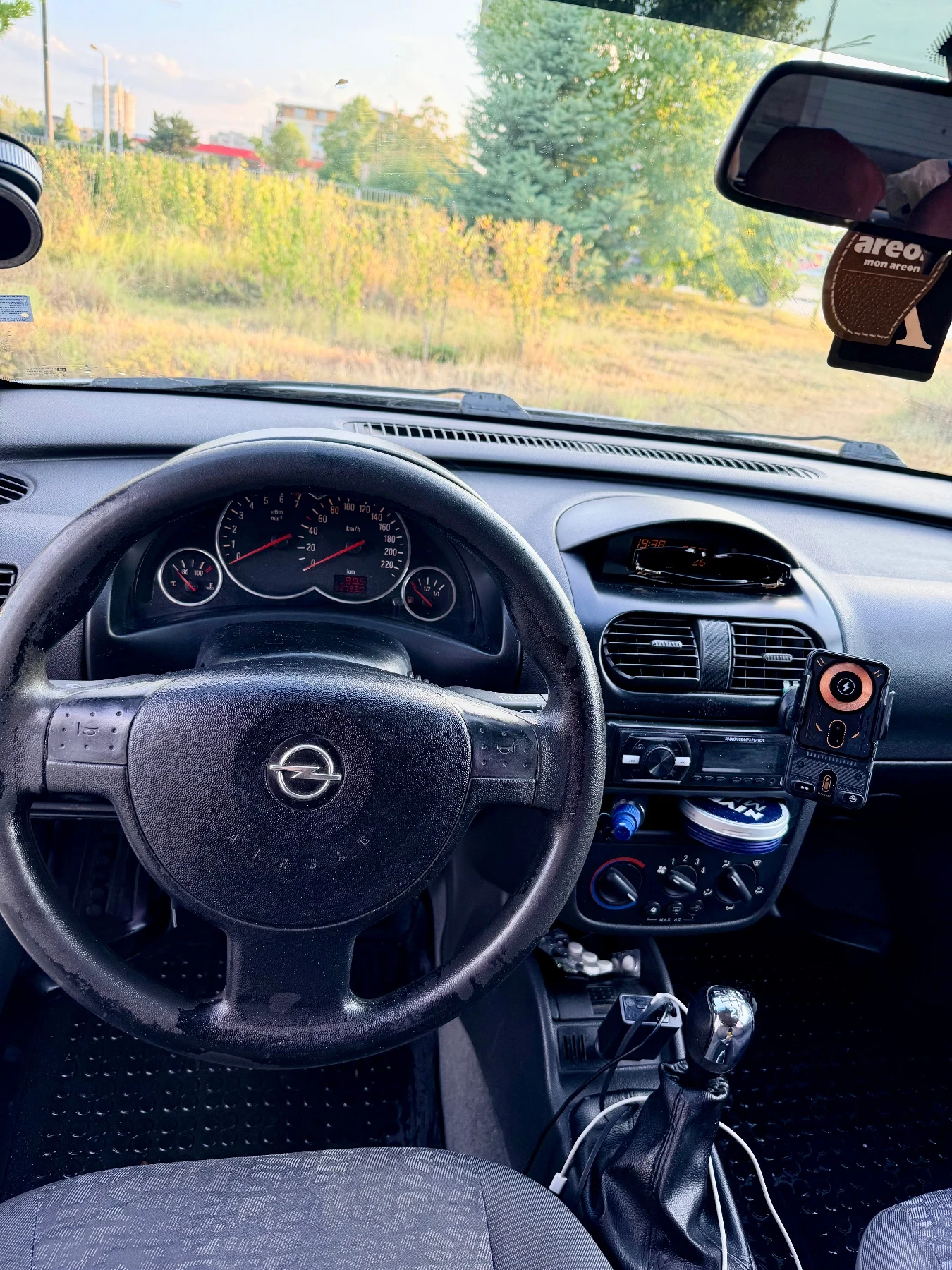 Opel Corsa, снимка 8 - Автомобили и джипове - 55696213