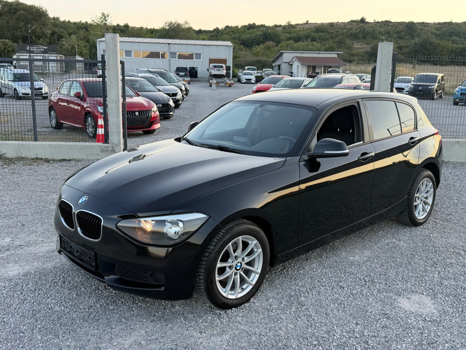 BMW 116 i SERVICE BOOK EURO 6 TUV COC, снимка 2 - Автомобили и джипове - 55743309