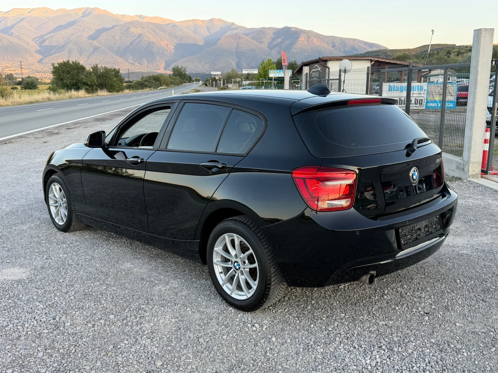 BMW 116 i SERVICE BOOK EURO 6 TUV COC, снимка 8 - Автомобили и джипове - 55743309