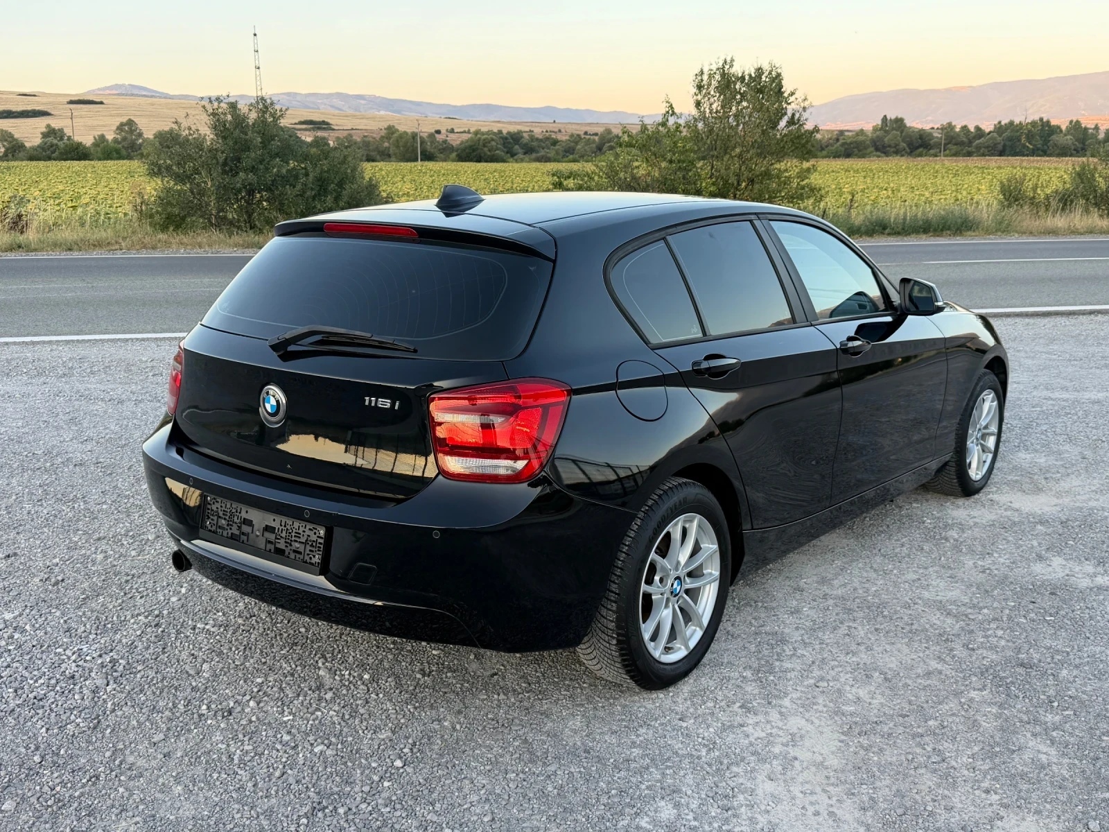 BMW 116 i SERVICE BOOK EURO 6 TUV COC, снимка 6 - Автомобили и джипове - 55743309