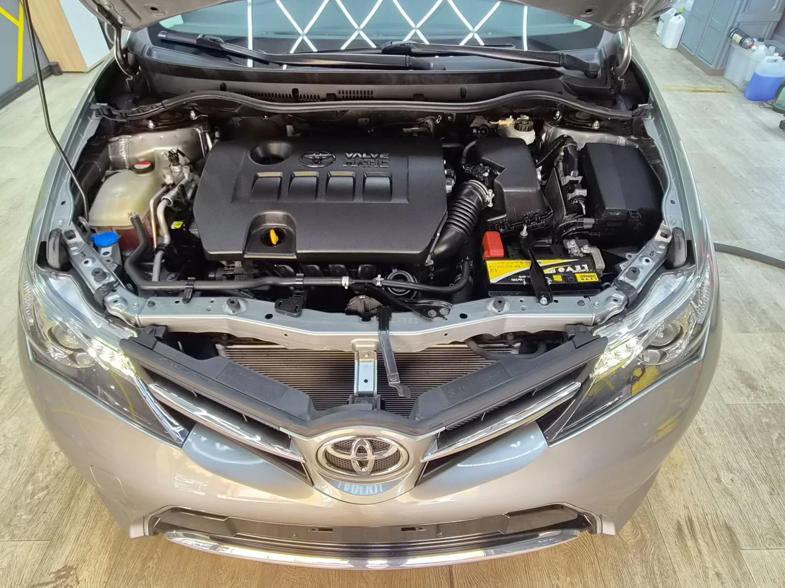 Toyota Auris 1.6 VALVEMATIC 132 PS 8 гуми KEYLESS 100 000KM, снимка 12 - Автомобили и джипове - 55888821