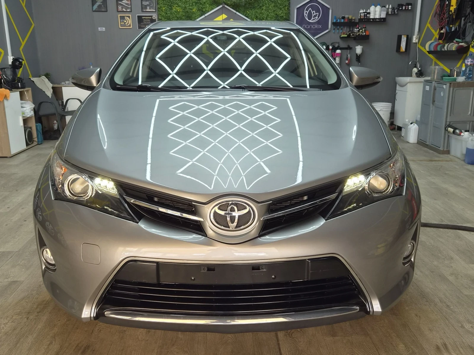 Toyota Auris 1.6 VALVEMATIC 132 PS 8 гуми KEYLESS 100 000KM, снимка 2 - Автомобили и джипове - 55888821