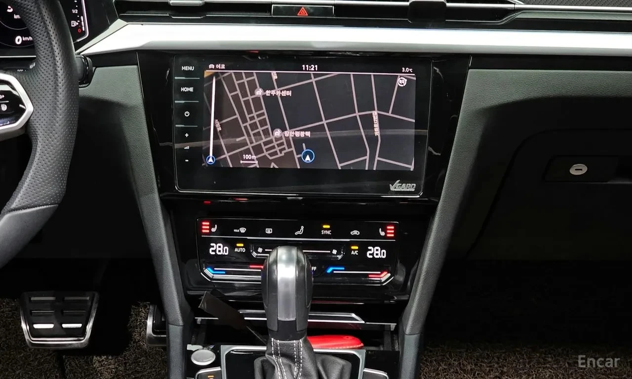 VW Arteon  R LIINE 4Motion / СЕРТИФИКАТ ЗА ОТЛИЧНО КАЧЕСТВО , снимка 14 - Автомобили и джипове - 55924466