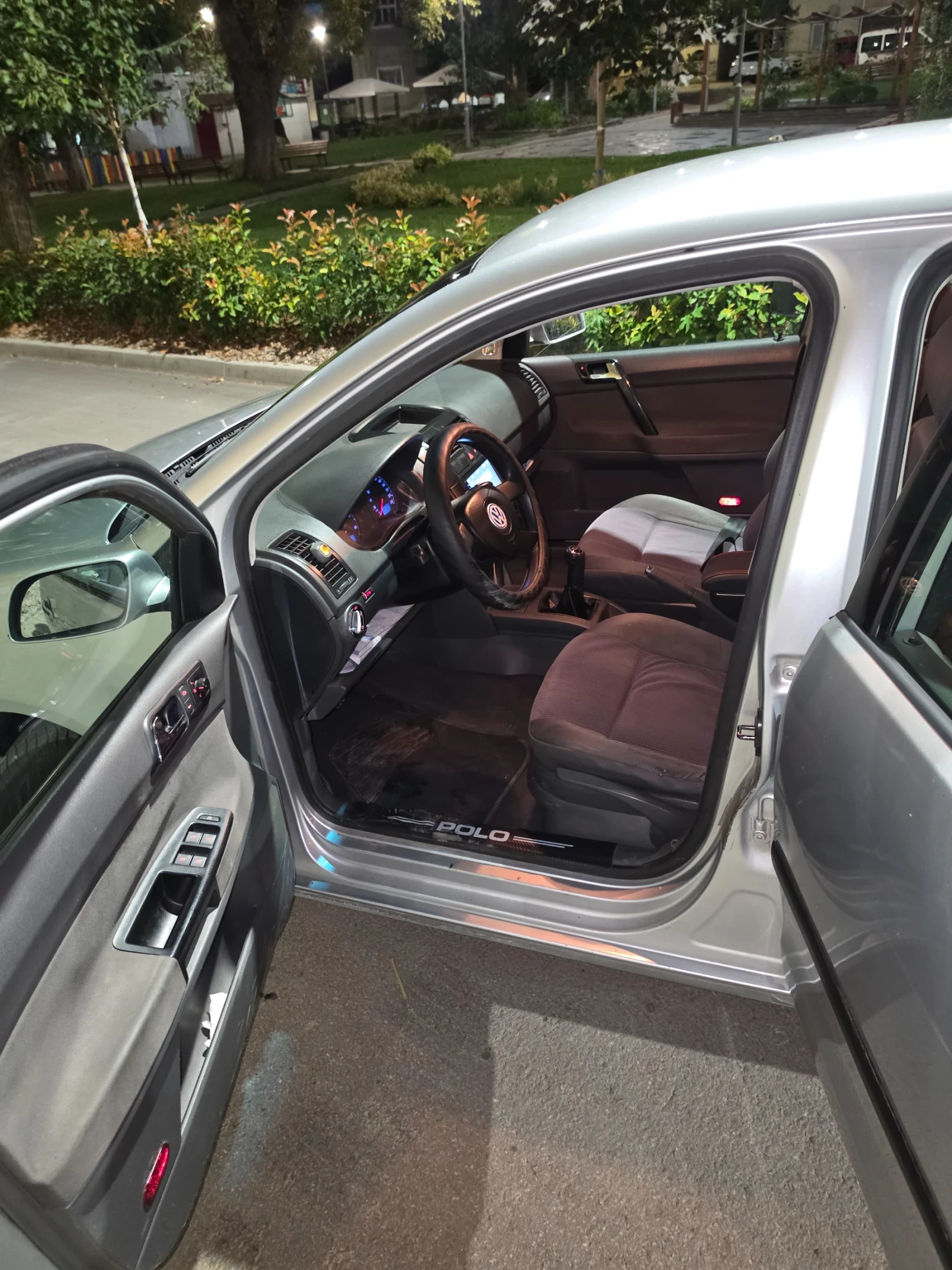 VW Polo 1.4 16v, снимка 7 - Автомобили и джипове - 55968719