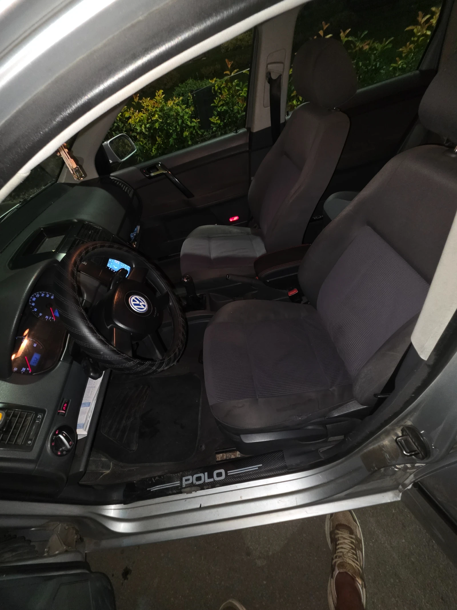 VW Polo 1.4 16v, снимка 9 - Автомобили и джипове - 55968719