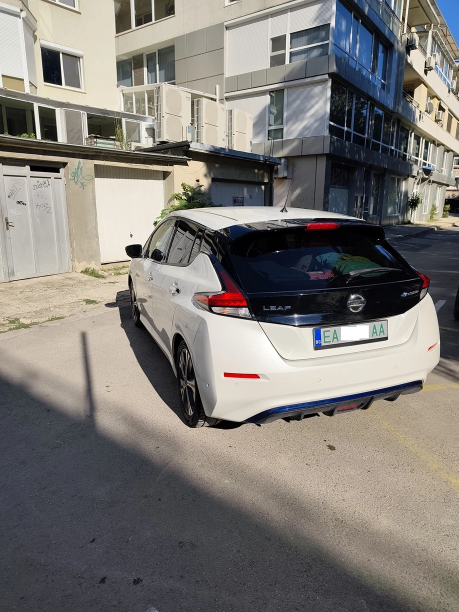 Nissan Leaf  Tekna, снимка 11 - Автомобили и джипове - 56131080