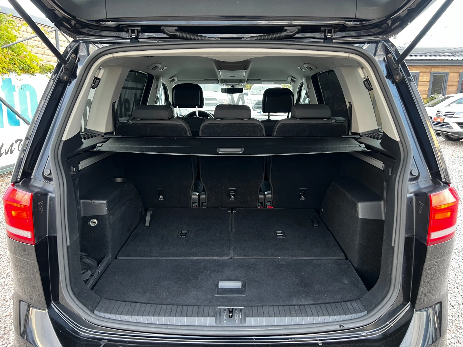 VW Touran 1.6TDI HIGHLINE/NAVI/6+ 1/������/EURO-6B | Mobile.bg � ����������� 9