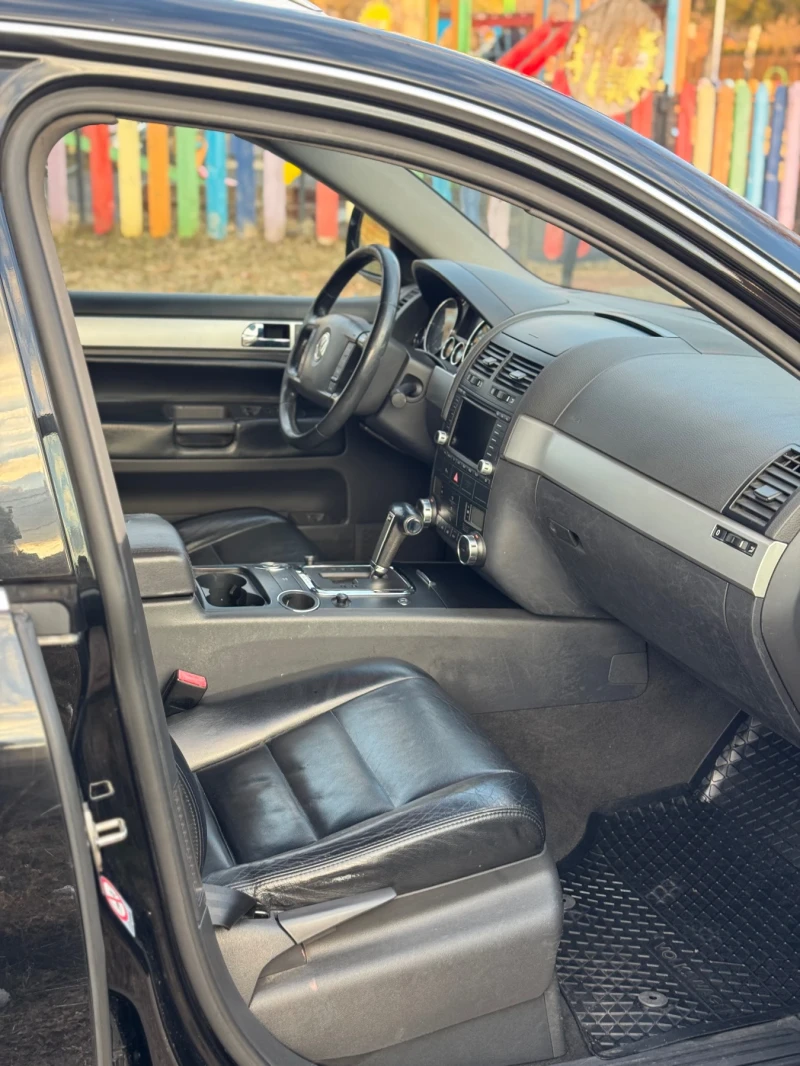 VW Touareg, снимка 5 - Автомобили и джипове - 48969178