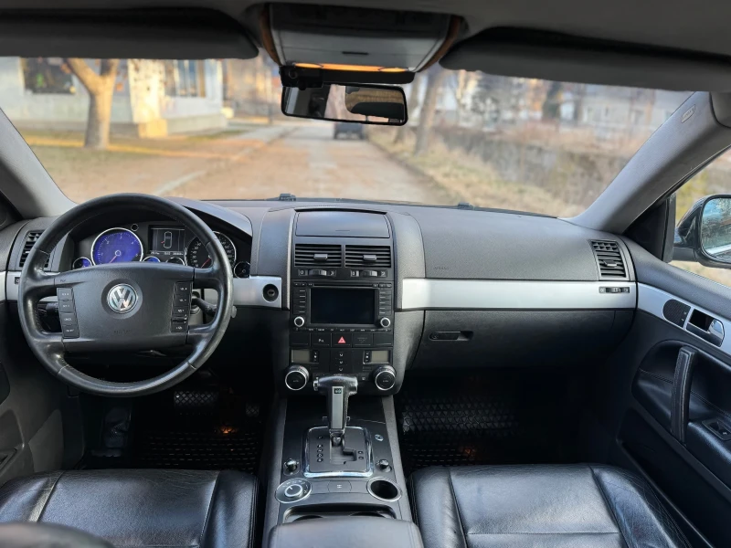 VW Touareg, снимка 4 - Автомобили и джипове - 48969178