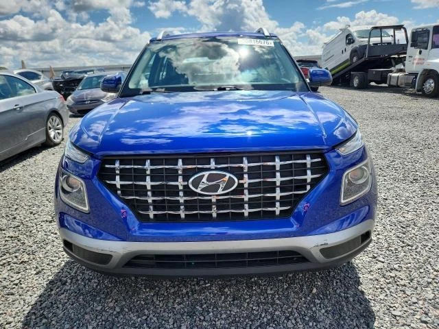 Hyundai Venue, снимка 5 - Автомобили и джипове - 54682567