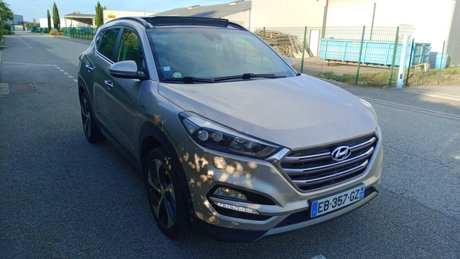 Hyundai Tucson 1. 7CRDI  PREMIUM PACK - изображение 2