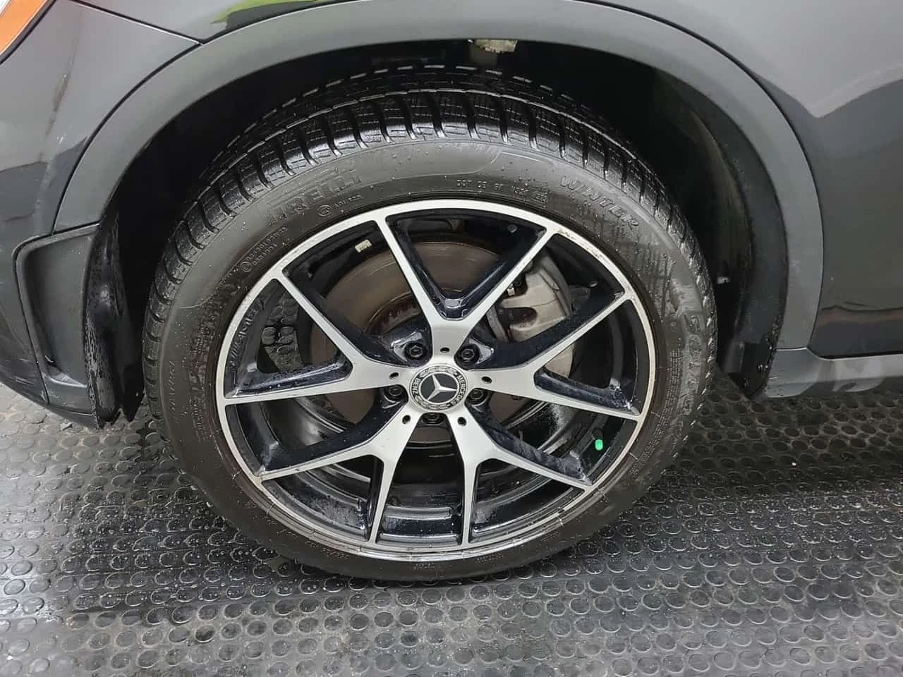 Mercedes-Benz GLC 300 * 4MATIC * CARFAX * 2 КЛЮЧА * ПОДГРЕВИ * PANO, снимка 6 - Автомобили и джипове - 53729671