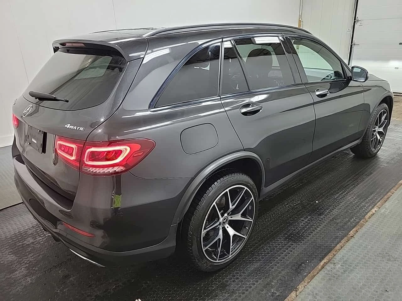 Mercedes-Benz GLC 300 * 4MATIC * CARFAX * 2 КЛЮЧА * ПОДГРЕВИ * PANO, снимка 3 - Автомобили и джипове - 53729671