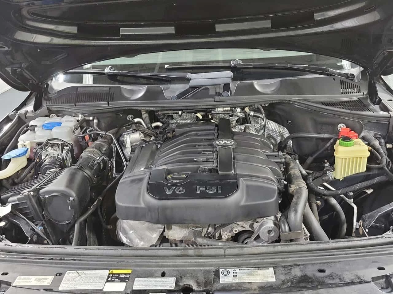 VW Touareg * EXECLINE * CARFAX * ПОДГРЕВИ* ОБДУХВАНЕ* ПАНОРАМ, снимка 16 - Автомобили и джипове - 53864988