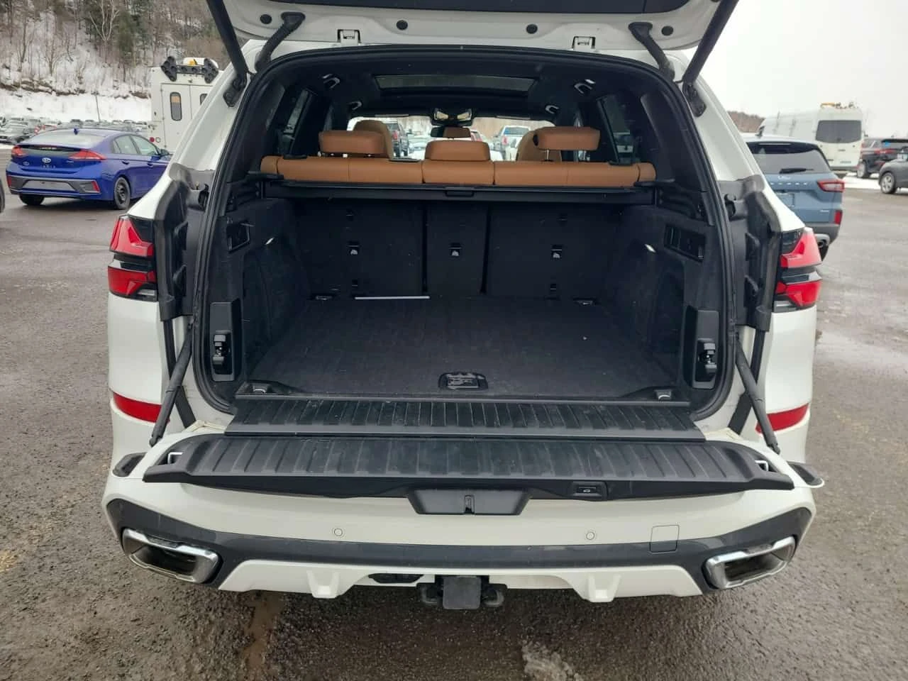 BMW X5 * XDRIVE40I * DISTRONIC* ОБУХВАНЕ* 360КАМЕРИ* , снимка 14 - Автомобили и джипове - 53953756