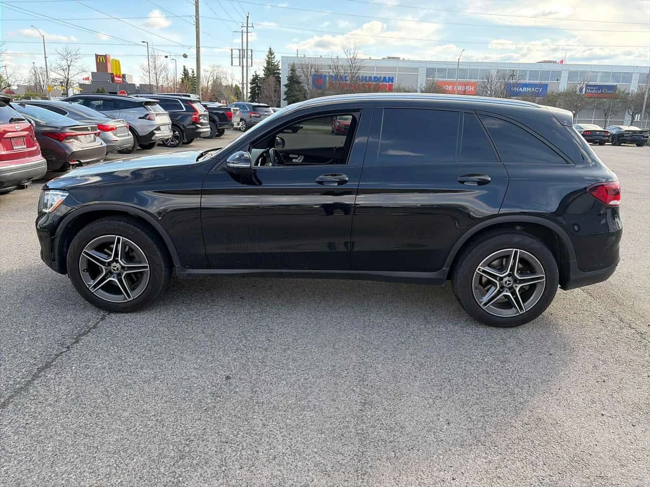 Mercedes-Benz GLC 300 ПОДГРЕВИ * ПАНО * KEYLESS, снимка 11 - Автомобили и джипове - 54446056