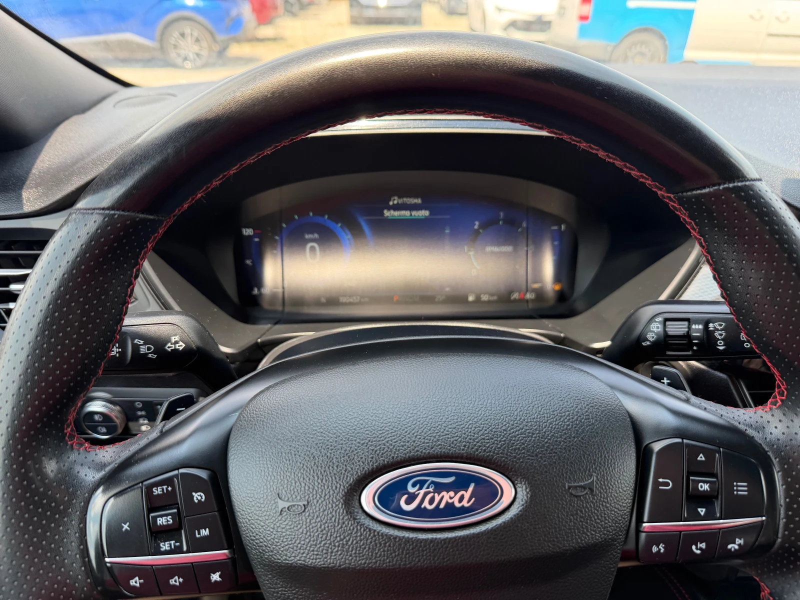 Ford Kuga 2.0 D  ST LINE 4X4(КАТО НОВ), снимка 17 - Автомобили и джипове - 54997681