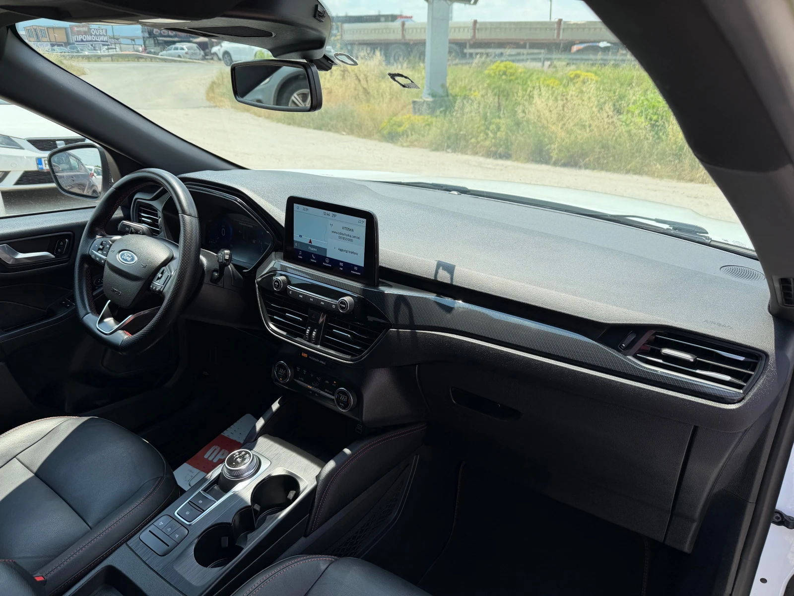 Ford Kuga 2.0 D  ST LINE 4X4(КАТО НОВ), снимка 13 - Автомобили и джипове - 54997681